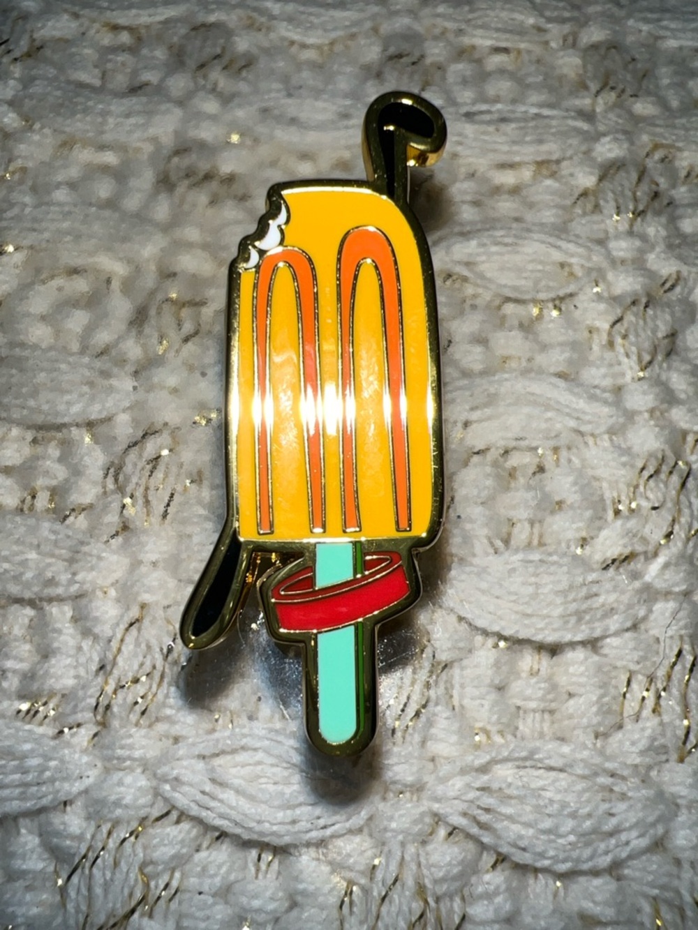 NWOT Disney Mickey & Friends Surprise Snack Mystery Box Pin Pluto Popsicle Pin - Picture 3 of 4